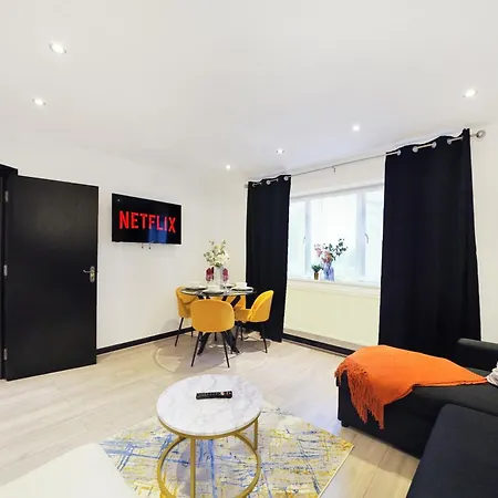 Stylish 2-Bedroom Flat In Prime London Location